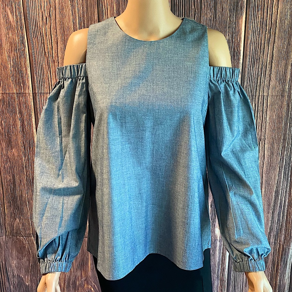 RO & DE size XS NWT boho statement cut out sleeve ruffle blouse blue top